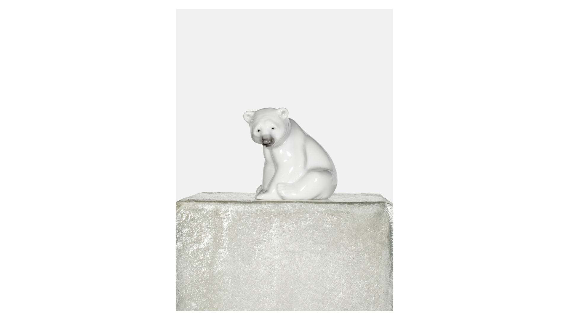 Фигурка Lladro Белый медведь III 8x9 см, фарфор