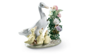 Фигурка Lladro Приветствие 10x12 см, фарфор