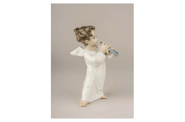 Фигурка Lladro Ангел с флейтой 8x16 см, фарфор
