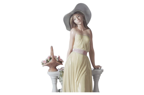 Фигурка Lladro Задумчивая 17x35 см, фарфор