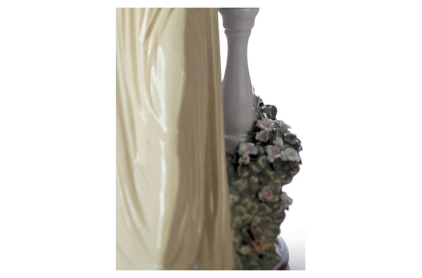 Фигурка Lladro Задумчивая 17x35 см, фарфор