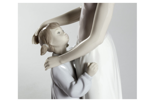 Фигурка Lladro Мамина дочка 16x36 см, фарфор