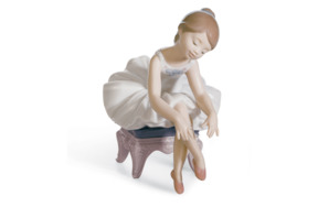 Фигурка Lladro Маленькая балерина I 9х13 см, фарфор