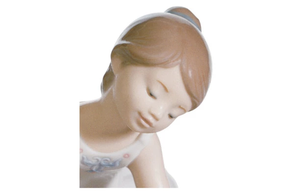 Фигурка Lladro Маленькая балерина I 9х13 см, фарфор