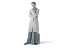 Фигурка Lladro Доктор, мужчина 10х31 см