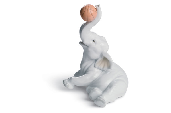 Фигурка Lladro Слоник-баскетболист 14x12 см, фарфор
