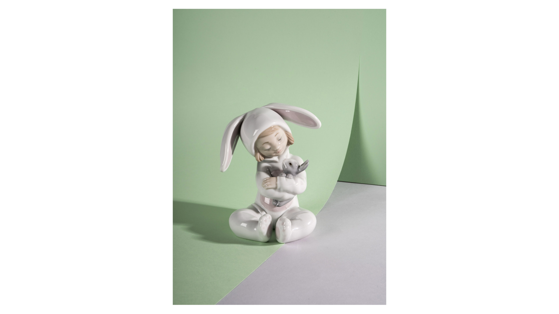 Фигурка Lladro В костюме кролика 10х14 см, фарфор
