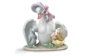 Фигурка Lladro Гадкий утенок 17х19 см, фарфор