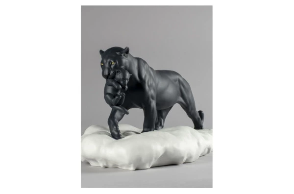 Фигурка Lladro Черная пантера 48х25 см, фарфор
