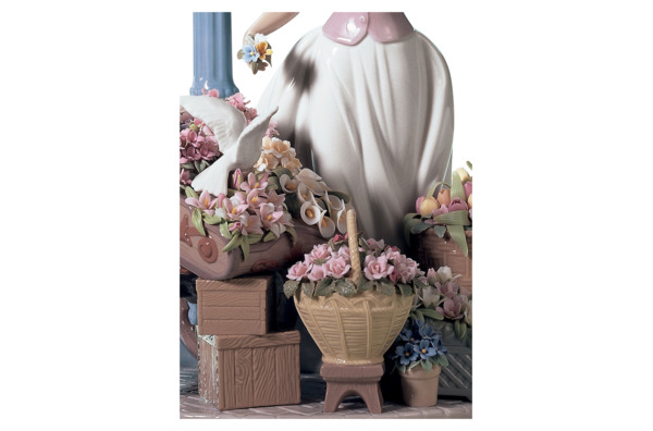 Фигурка Lladro Цветы для всех 26x38 см, фарфор