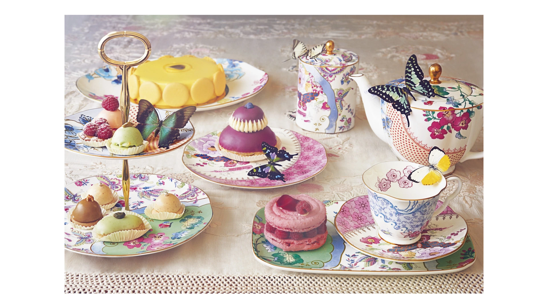 Чашка чайная с блюдцем Wedgwood Бабочки и цветы 250 мл, фарфор