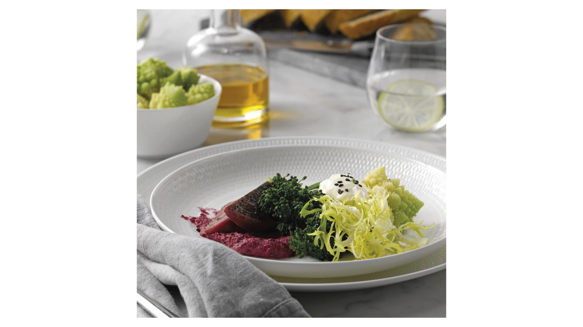 Блюдо овальное Wedgwood Джио 30 см, фарфор костяной