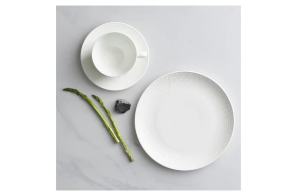 Тарелка пирожковая Wedgwood Джио 17 см, фарфор костяной