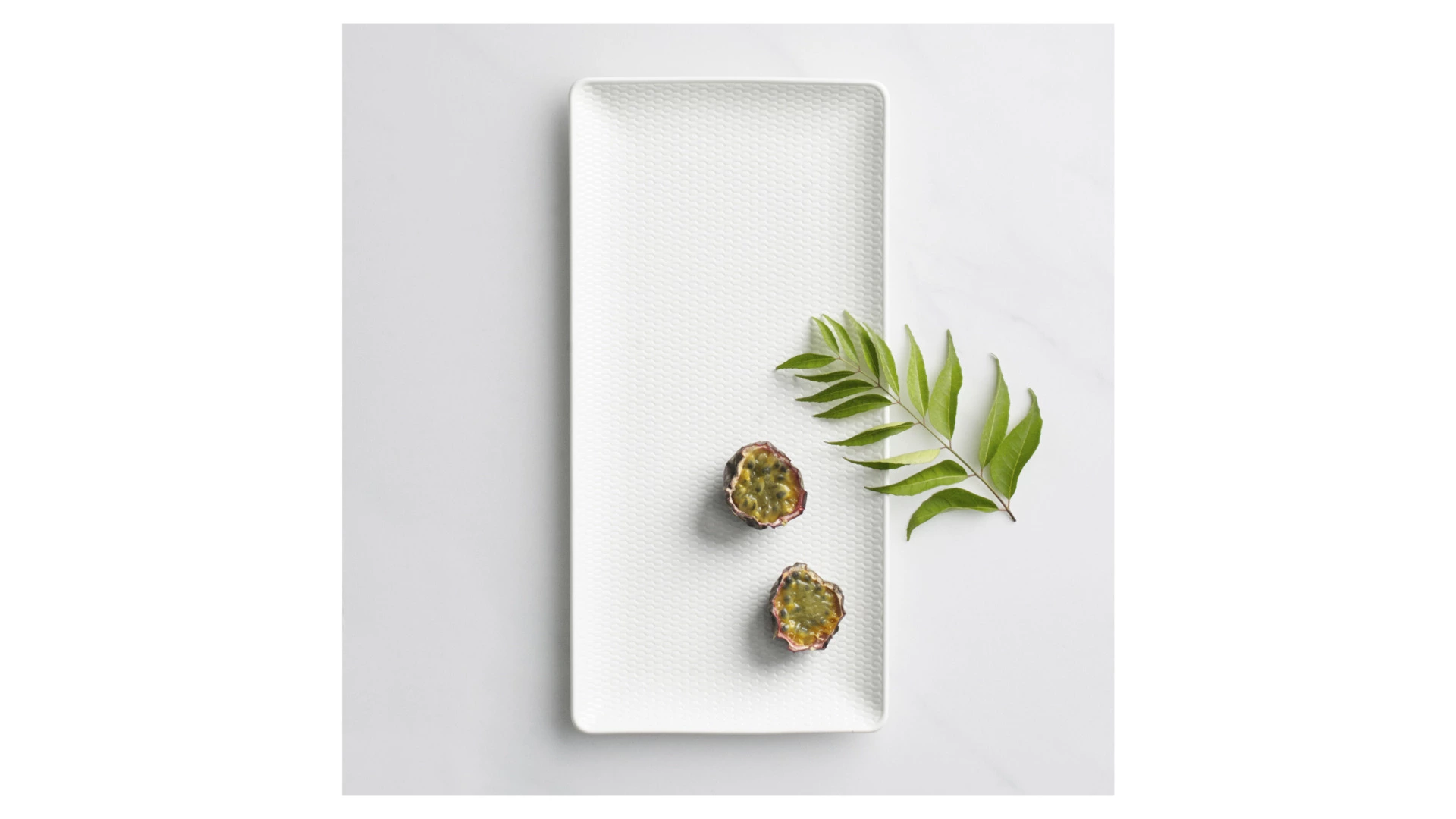 Блюдо прямоугольное Wedgwood Джио 32 см, фарфор костяной