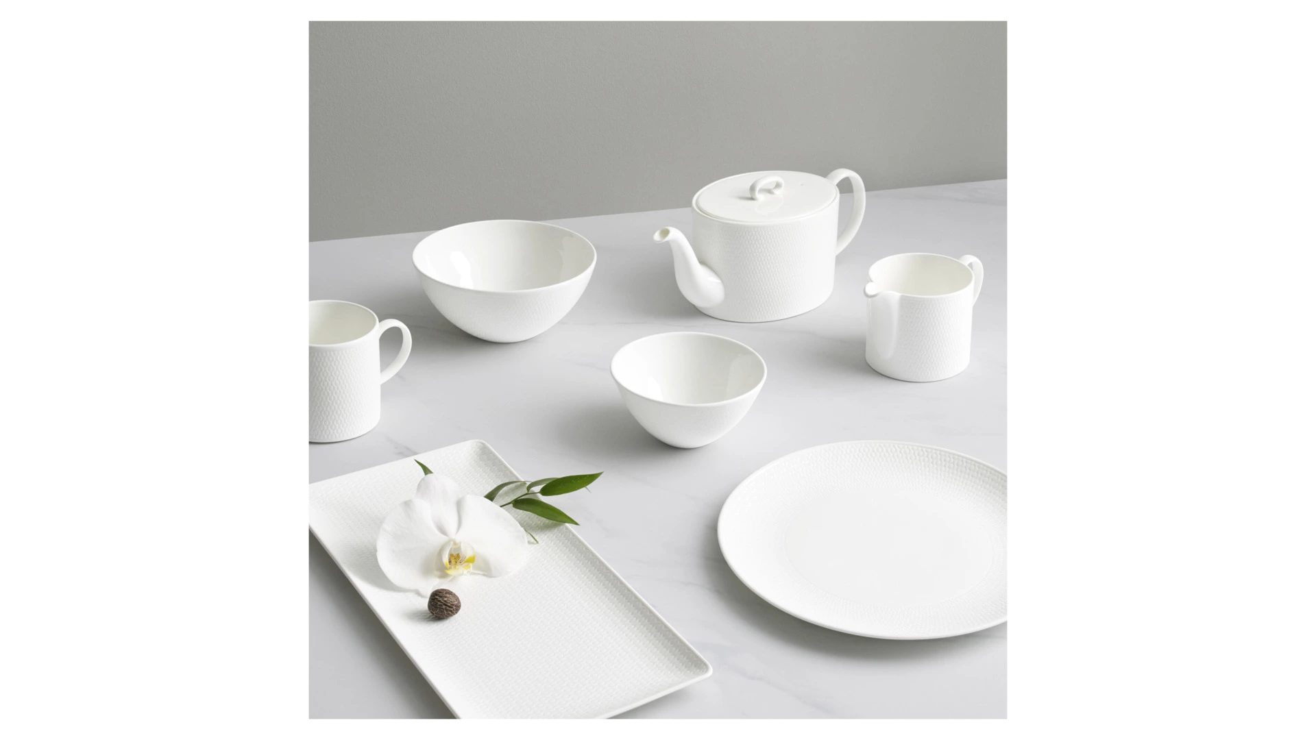 Блюдо прямоугольное Wedgwood Джио 32 см, фарфор костяной