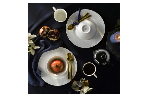 Тарелка суповая Wedgwood Инталия 23 см, фарфор костяной