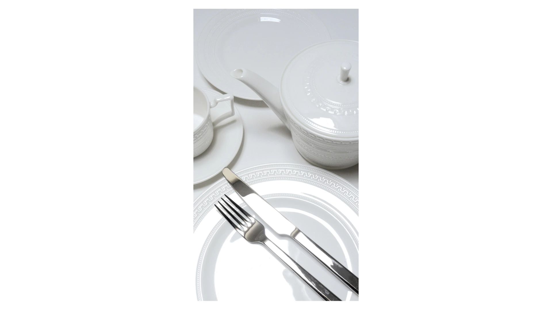 Блюдо овальное Wedgwood Инталия 33 см, фарфор костяной