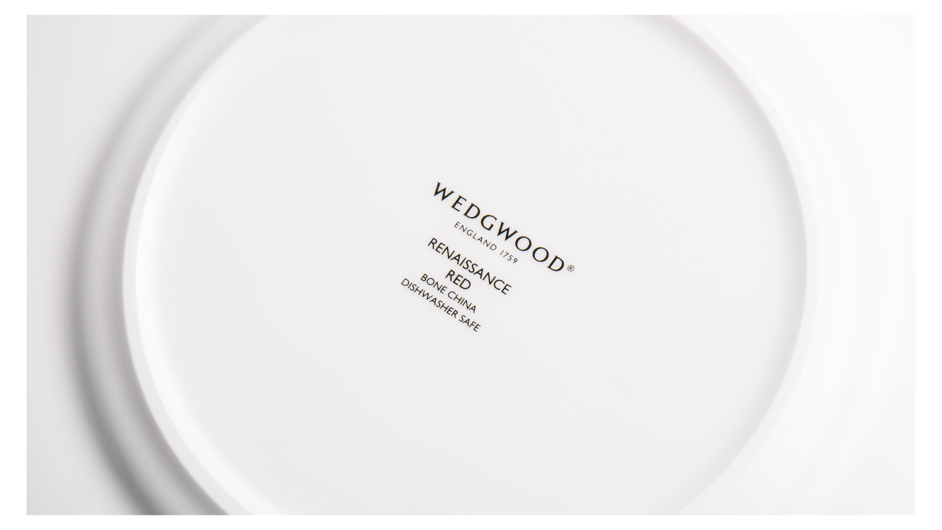 Тарелка десертная Wedgwood Ренессанс 18 см, фарфор, красная