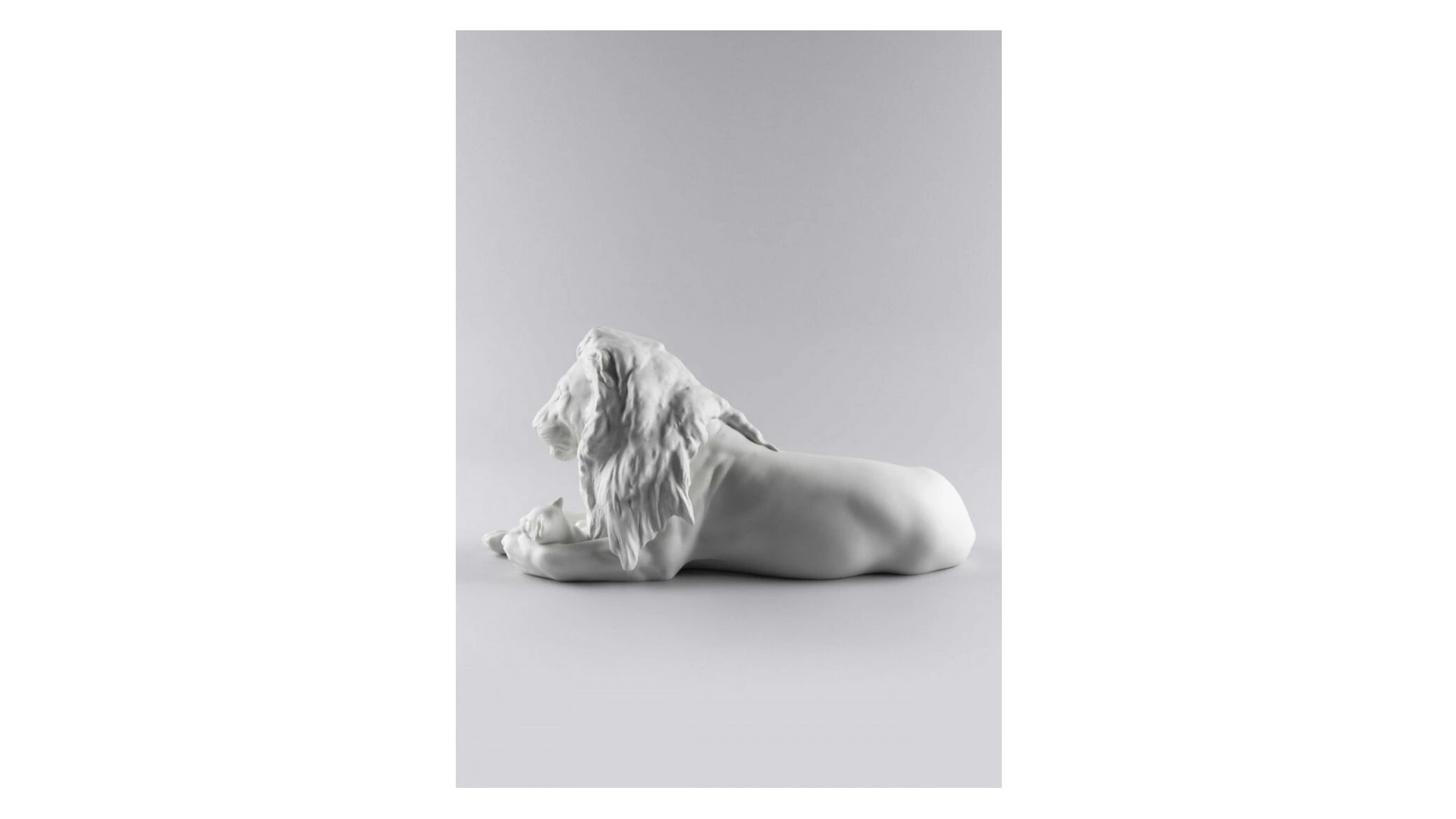Фигурка Lladro Лев с львенком 44x21 см, фарфор