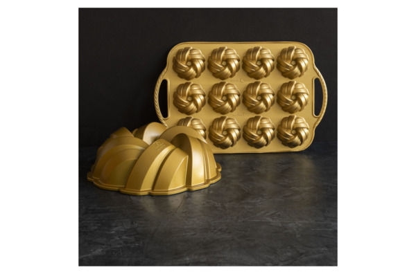 Форма для выпечки 12 кексов 3D Nordic Ware 75-й Юбилей, литой алюминий, золотая