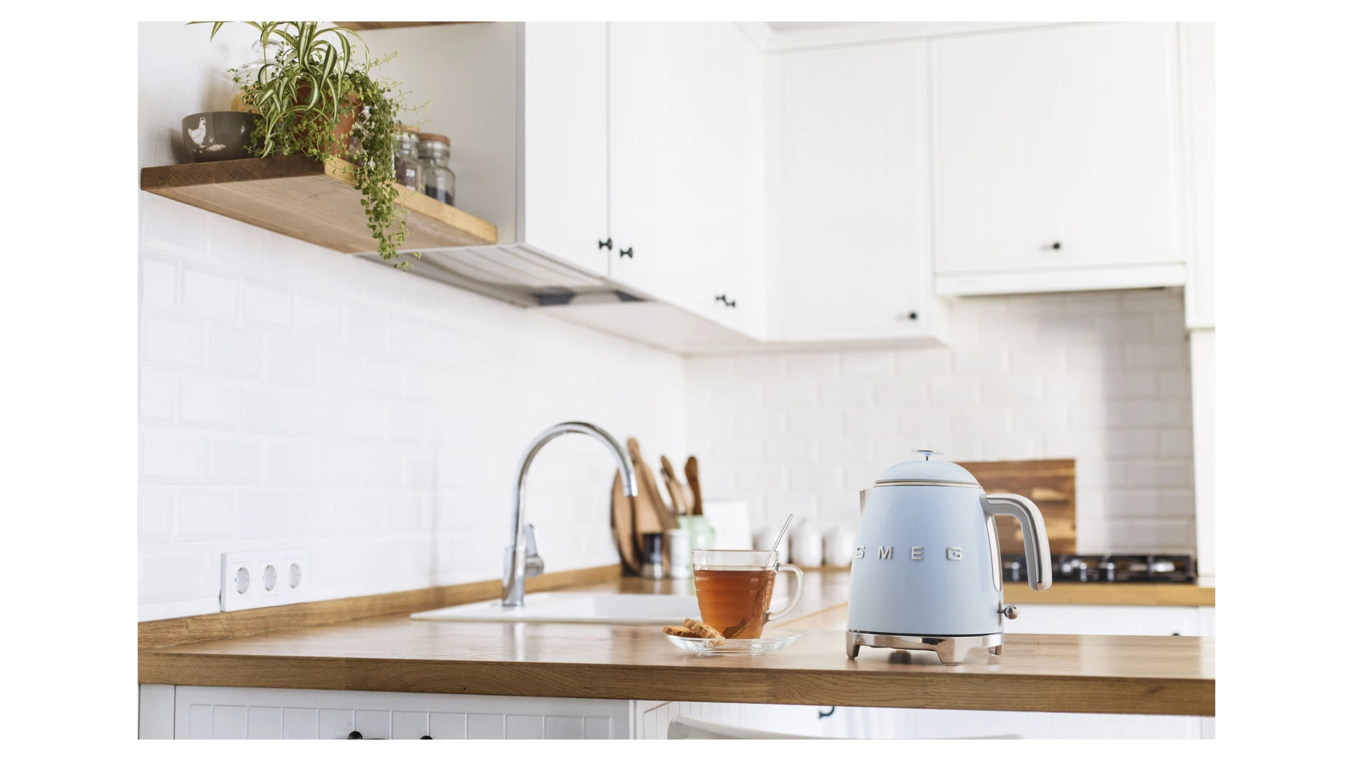 Чайник мини электрический SMEG KLF05PBEU 800 мл, пастельно-голубой