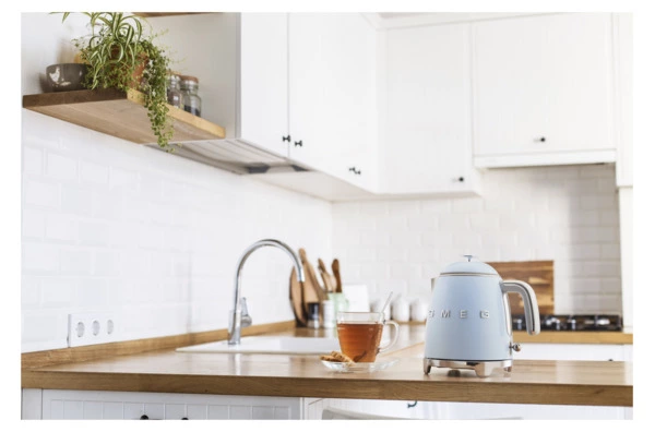 Чайник мини электрический SMEG KLF05PBEU 800 мл, пастельно-голубой