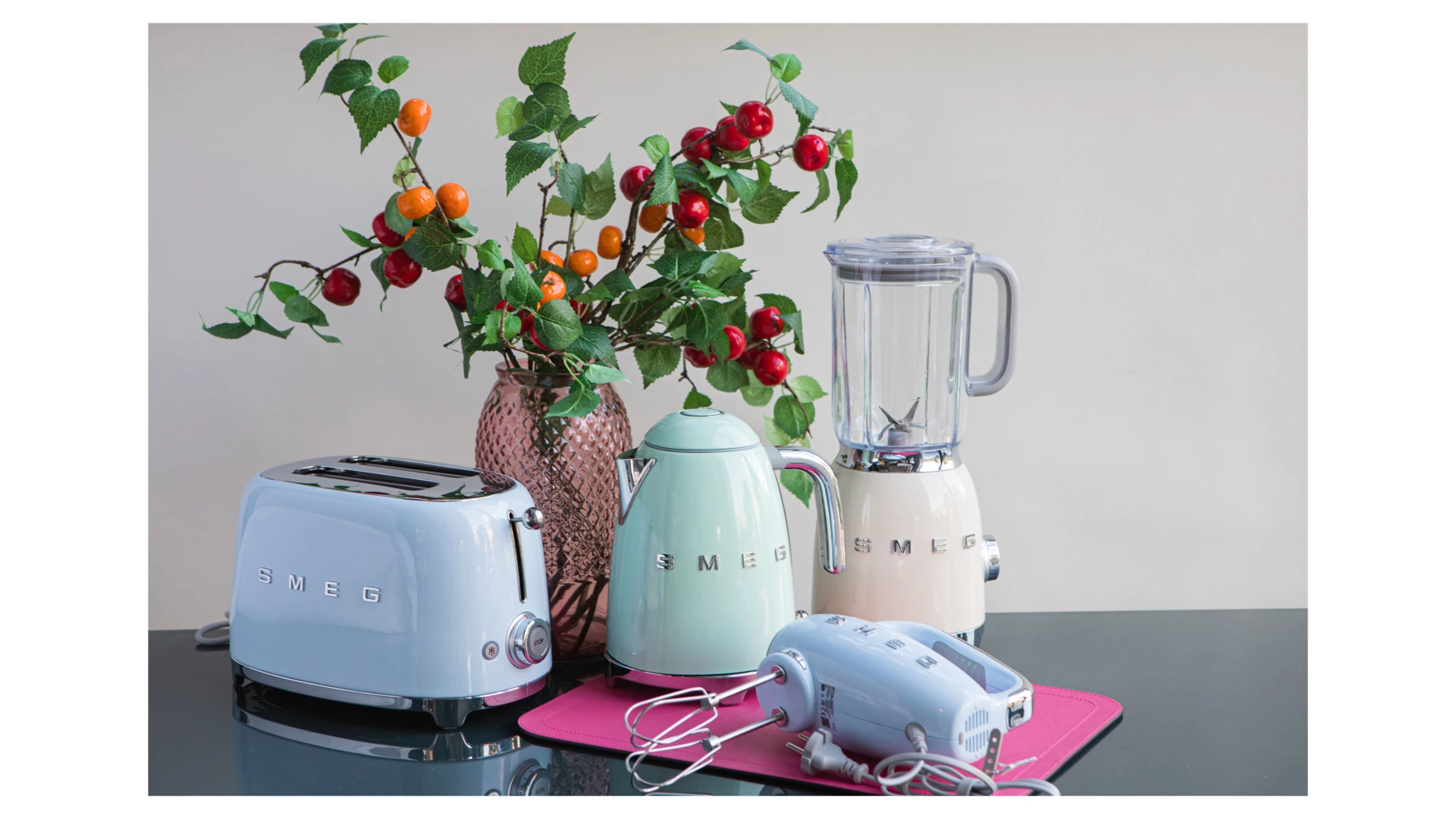 Чайник мини электрический SMEG KLF05RDEU 800 мл, красный