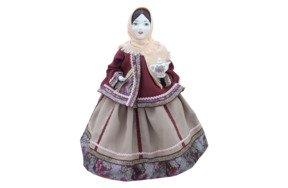 Грелка на заварочный чайник Семикаракорская керамика кукла Пелагея 38 см, фаянс
