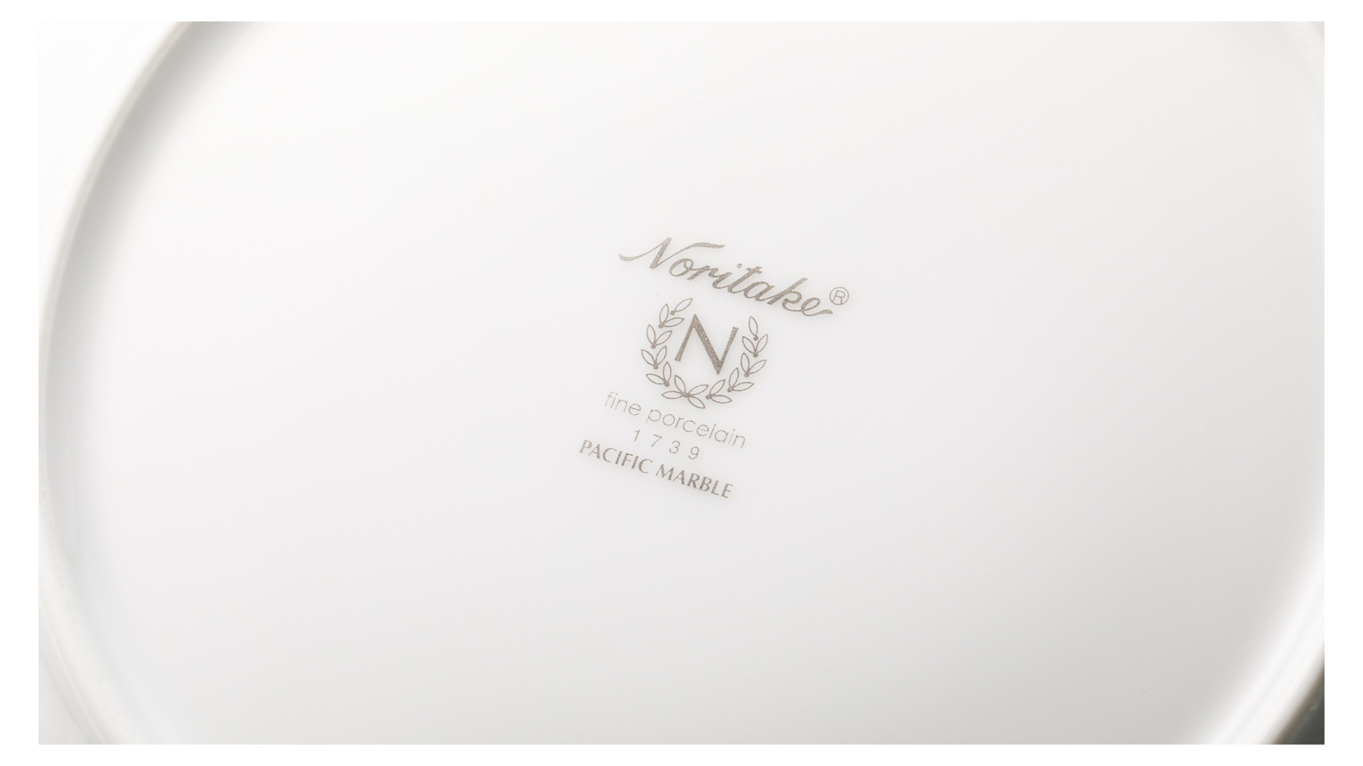 Тарелка закусочная Noritake Мрамор 21 см, фарфор