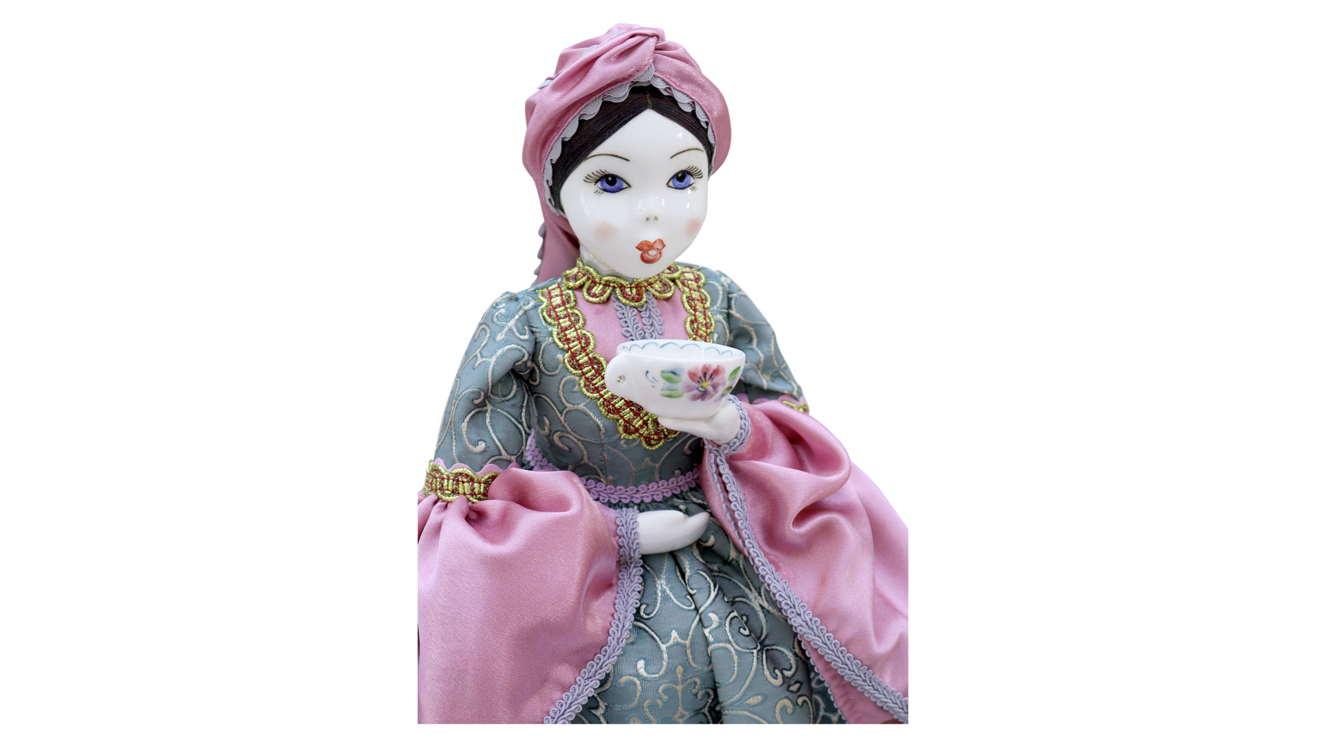 Грелка для чайника Семикаракорская керамика кукла Мария 38 см, фаянс