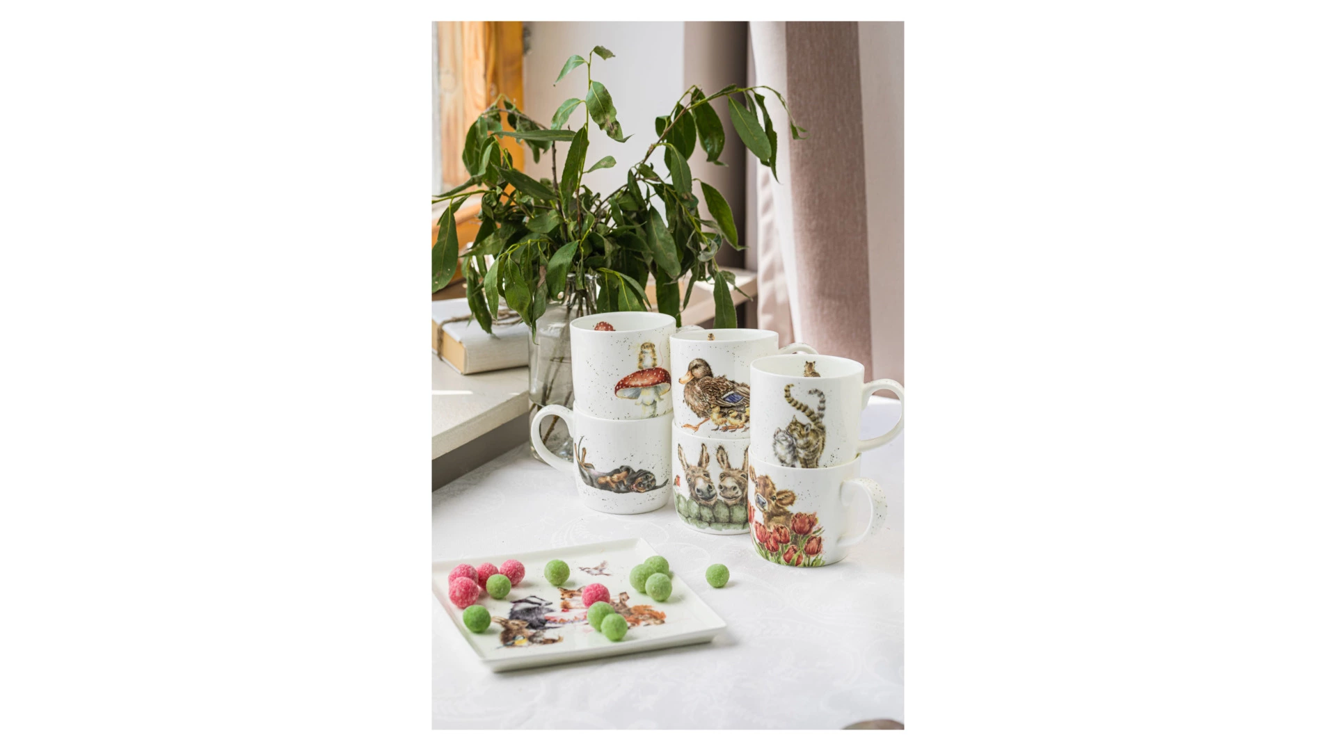 Кружка Royal Worcester Забавная фауна Мышонок и мухомор 310 мл, фарфор костяной