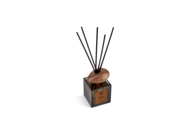 Аромадиффузор с деревянной крышкой в форме камня Locherber Milano Habana Tobacco 250 мл