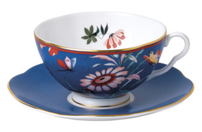 Чашка чайная с блюдцем Wedgwood Пионы 320 мл, синяя