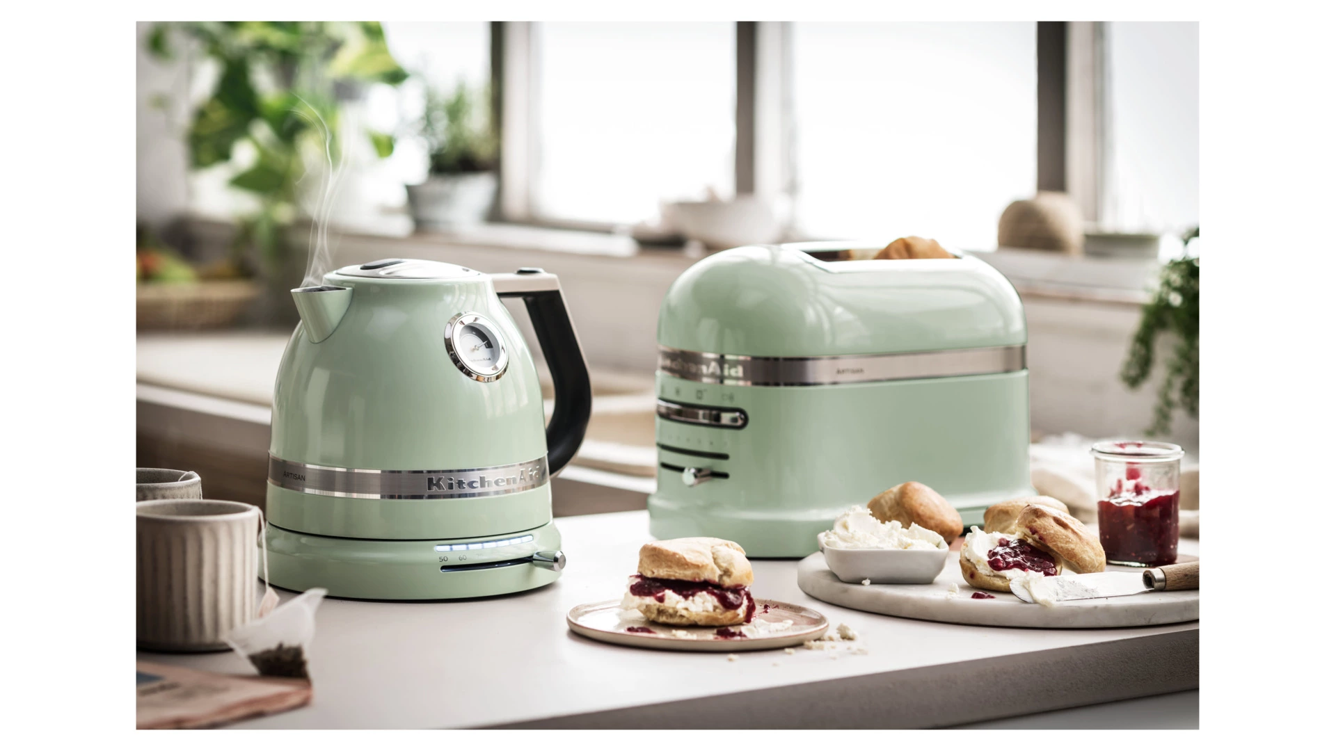 Чайник электрический KitchenAid Artisan 1,5 л, 2400 Вт, 5KEK1522EPT, фисташковый