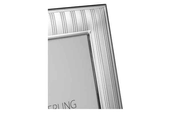 Рамка для фото Intersilver Полосы 18x24 см, алюминий с посеребрением