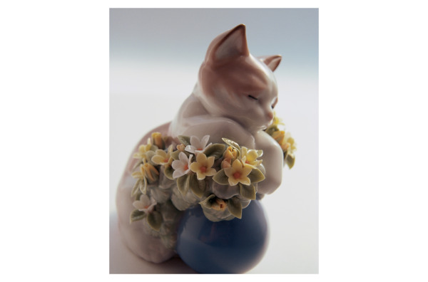 Фигурка Lladro Сонный котенок 11х10 см, фарфор