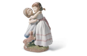 Фигурка Lladro Давай обнимемся 12х20 см, фарфор