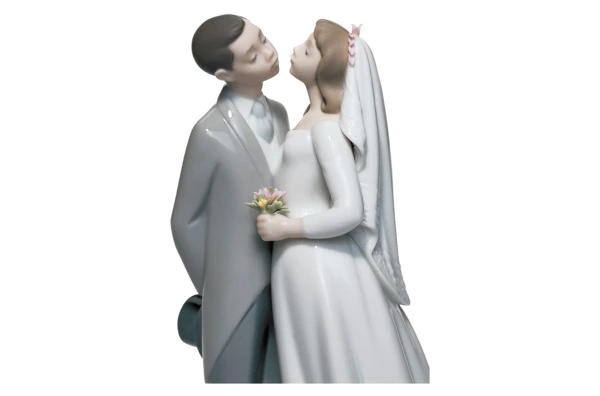 Фигурка Lladro Поцелуй на память 12х19 см, фарфор