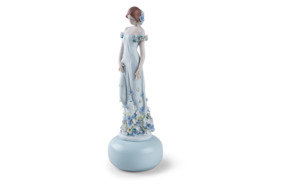 Фигурка Lladro Изысканная грация 15х31 см, фарфор