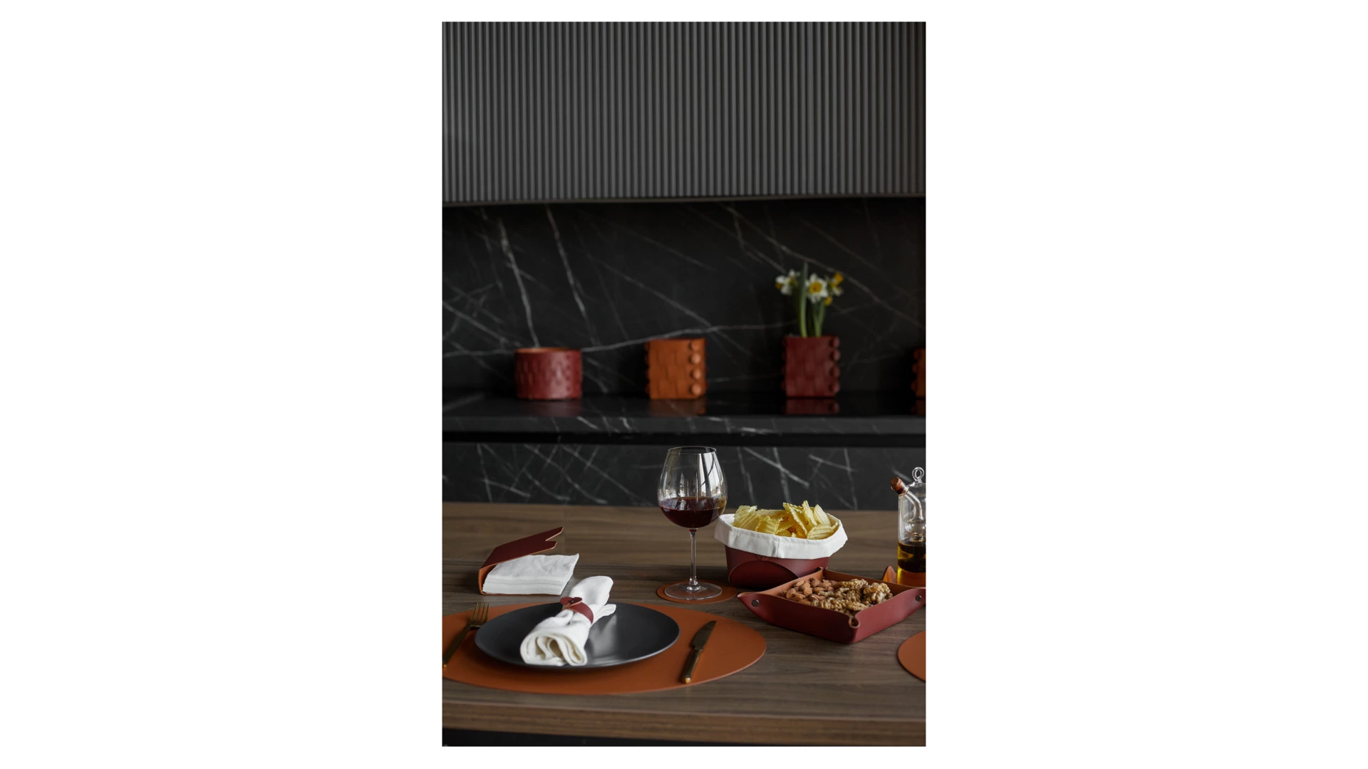 Плейсмат круглый ADJ d35 см, кожа натуральная, бордо