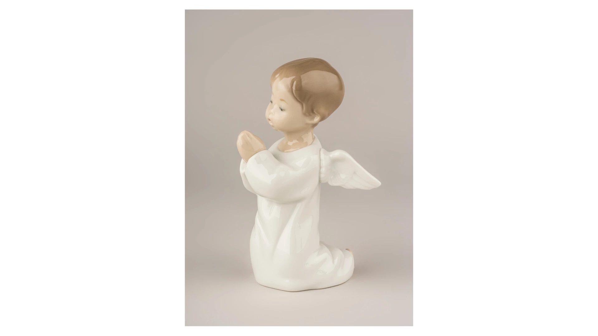 Фигурка Lladro Молящийся ангел 8х13 см, фарфор