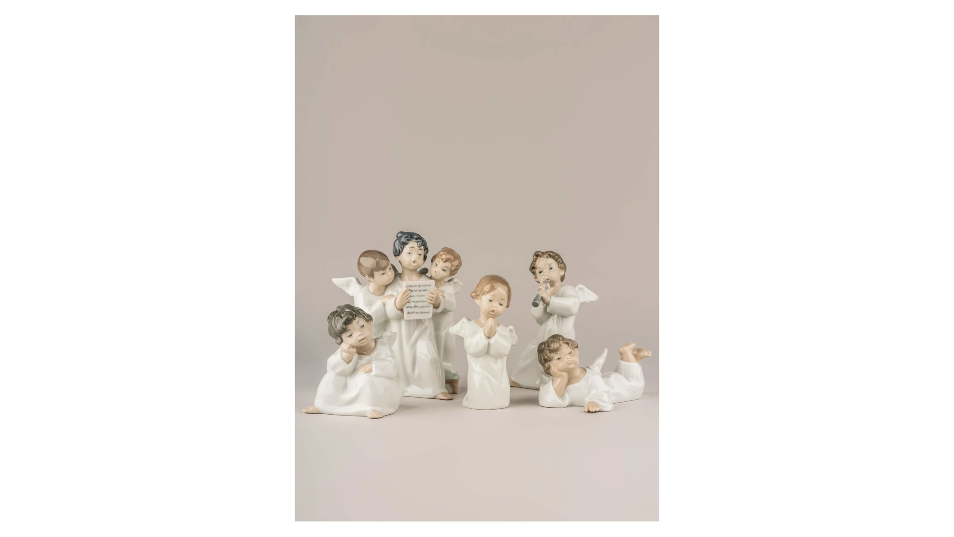 Фигурка Lladro Молящийся ангел 8х13 см, фарфор