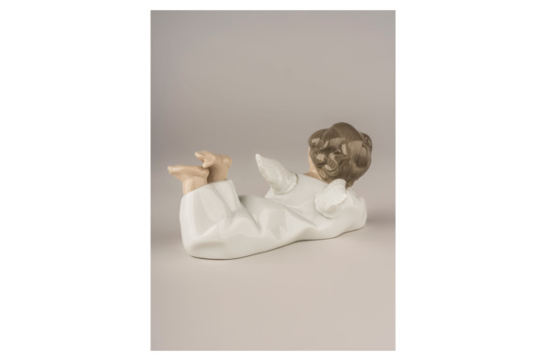 Фигурка Lladro Лежащий ангел 14х6 см, фарфор