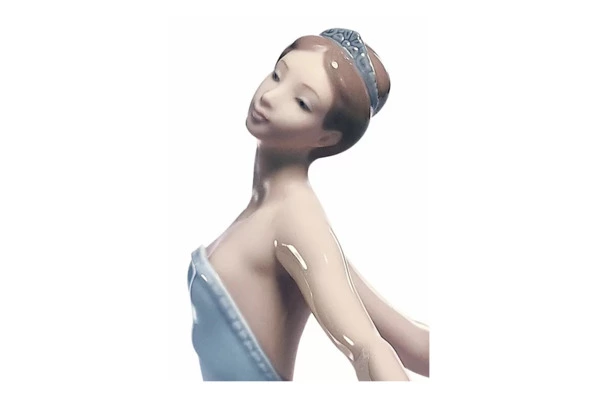 Фигурка Lladro Танцовщица - репетиция 18х30 см, фарфор