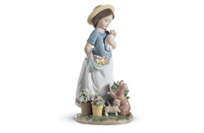 Фигурка Lladro Суета в саду 12х22 см, фарфор