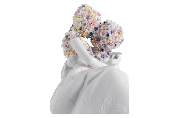 Фигурка Lladro Любовь II, цветы 17х27 см, фарфор