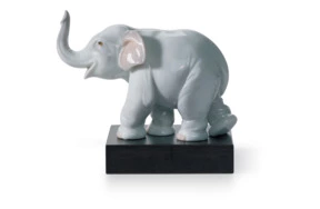 Фигурка Lladro Талисман Слон 8х10 см, фарфор