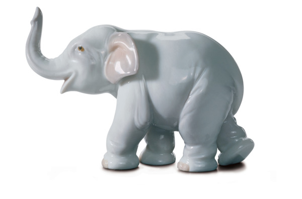 Фигурка Lladro Талисман Слон 8х10 см, фарфор