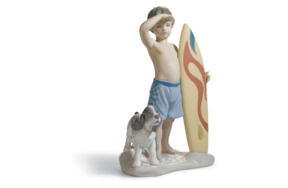 Фигурка Lladro Маленький серфингист 13х21 см, фарфор