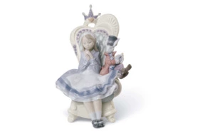 Фигурка Lladro Алиса в стране чудес 13х21 см, фарфор